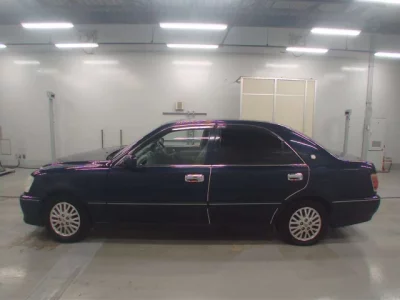 Toyota CROWN  с аукциона в Японии