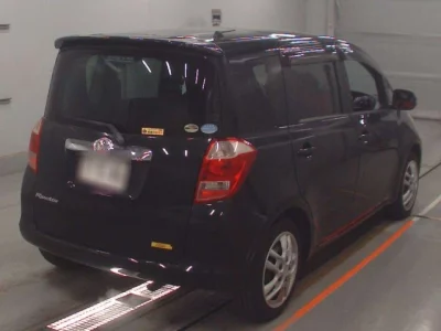 Toyota RACTIS  с аукциона в Японии