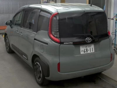 Toyota Sienta