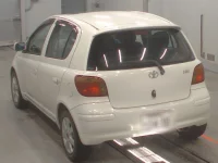 Toyota VITZ лот № 10629 оценка 4  с аукциона в Японии 5