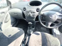 Toyota VITZ лот № 10629 оценка 4  с аукциона в Японии 8