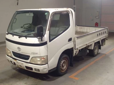 Toyota DYNA  с аукциона в Японии