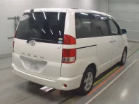 Toyota NOAH лот № 10641 оценка 3.5  с аукциона в Японии 1