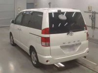 Toyota NOAH лот № 10641 оценка 3.5  с аукциона в Японии 5