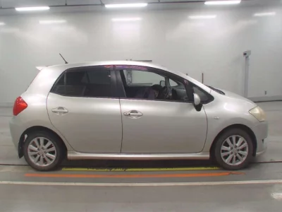 Toyota AURIS  с аукциона в Японии