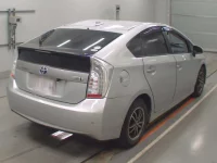 Toyota PRIUS PHV лот № 10680 оценка 3.5  с аукциона в Японии 1