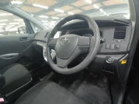 Toyota ISIS лот № 10676 оценка 3.5  с аукциона в Японии 6