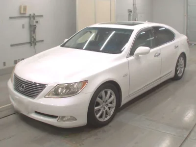 Lexus LS  с аукциона в Японии