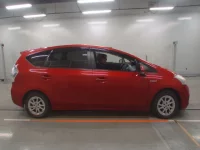 Toyota PRIUS ALPHA лот № 10672 оценка 3  с аукциона в Японии 2