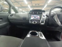 Toyota PRIUS ALPHA лот № 10672 оценка 3  с аукциона в Японии 8