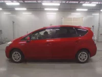 Toyota PRIUS ALPHA лот № 10672 оценка 3  с аукциона в Японии 3
