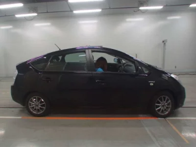 Toyota Prius  с аукциона в Японии