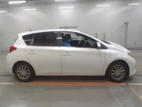 Toyota AURIS лот № 36246 оценка 4.5  с аукциона в Японии 2