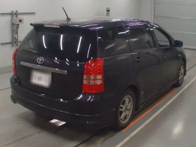 Toyota WISH  с аукциона в Японии