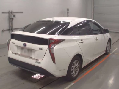 Toyota Prius  с аукциона в Японии