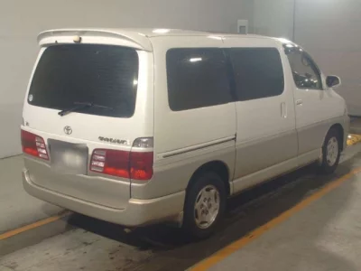 Toyota HIACE  с аукциона в Японии