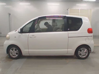 Toyota PORTE  с аукциона в Японии