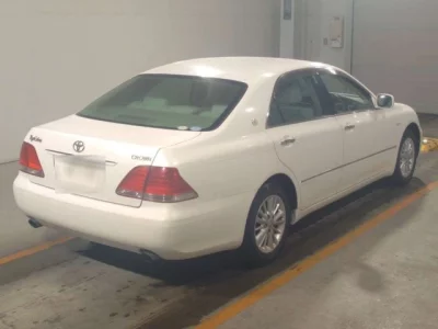 Toyota CROWN  с аукциона в Японии