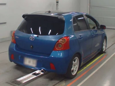 Toyota VITZ  с аукциона в Японии