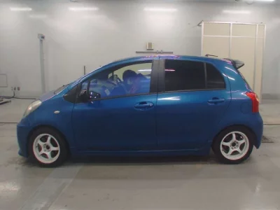 Toyota VITZ  с аукциона в Японии