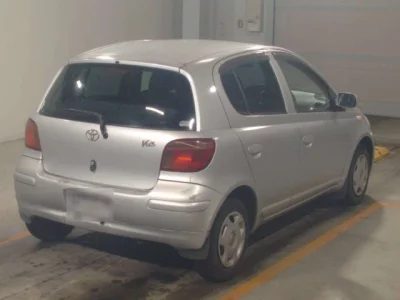 Toyota VITZ  с аукциона в Японии