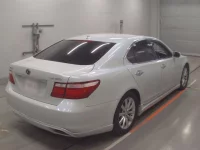 Lexus LS лот № 31347 оценка 4  с аукциона в Японии 1