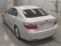 Lexus LS лот № 31347 оценка 4  с аукциона в Японии 5