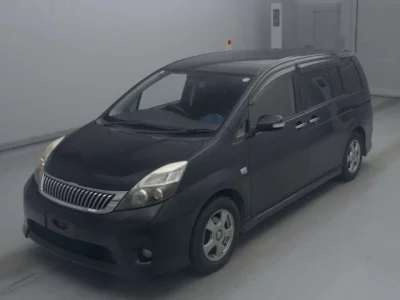 Toyota ISIS  с аукциона в Японии