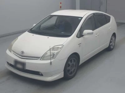 Toyota Prius  с аукциона в Японии