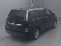 Toyota ISIS лот № 4234 оценка R  с аукциона в Японии 1