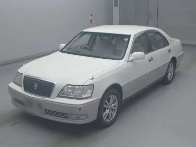 Toyota CROWN  с аукциона в Японии
