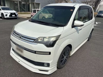 Toyota SPADE  с аукциона в Японии