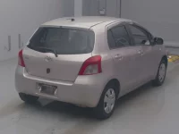 Toyota VITZ лот № 4338 оценка R  с аукциона в Японии 1