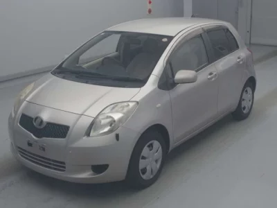 Toyota VITZ  с аукциона в Японии