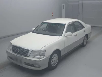 Toyota CROWN  с аукциона в Японии