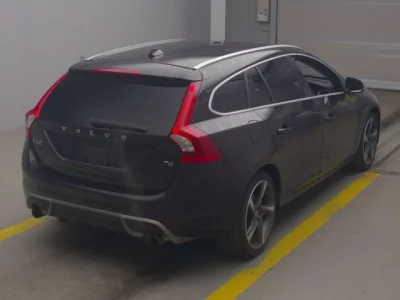 Volvo V60  с аукциона в Японии
