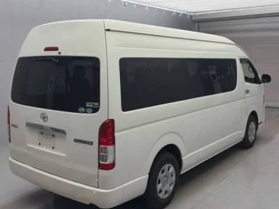 Toyota HIACE  с аукциона в Японии