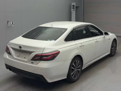 Toyota CROWN  с аукциона в Японии
