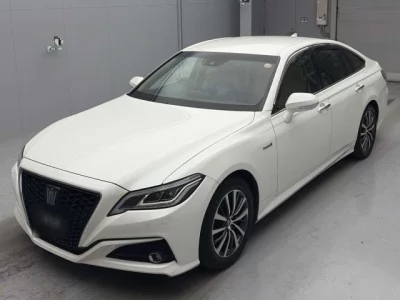 Toyota CROWN  с аукциона в Японии