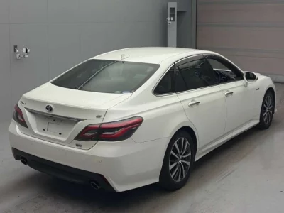 Toyota CROWN  с аукциона в Японии