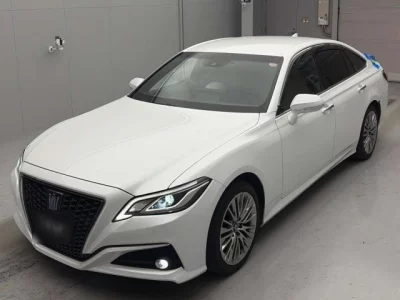 Toyota CROWN  с аукциона в Японии