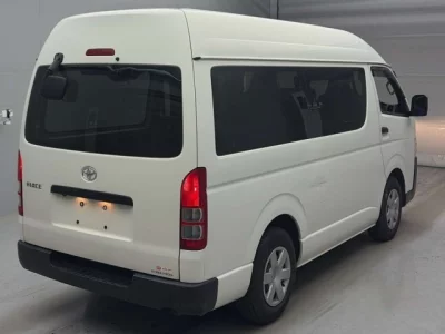 Toyota HIACE VAN  с аукциона в Японии
