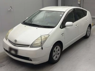 Toyota Prius  с аукциона в Японии