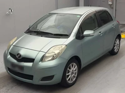 Toyota VITZ  с аукциона в Японии