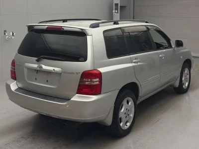 Toyota KLUGER  с аукциона в Японии