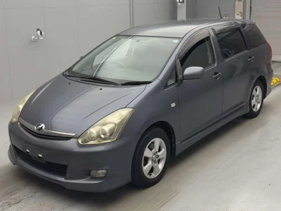 Toyota WISH  с аукциона в Японии