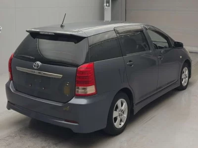 Toyota WISH  с аукциона в Японии