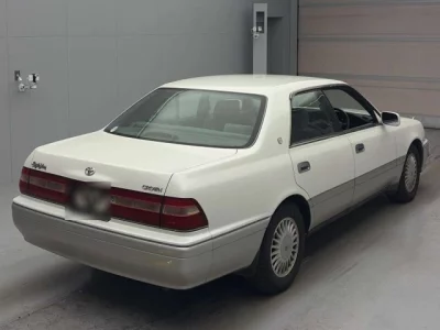 Toyota CROWN  с аукциона в Японии
