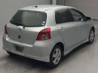 Toyota VITZ лот № 4331 оценка R  с аукциона в Японии 1
