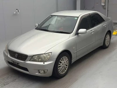 Toyota ALTEZZA  с аукциона в Японии